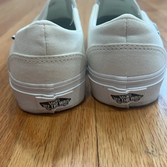 Women’s White Vans Slip Ons size 6.5 - Picture 3 of 5